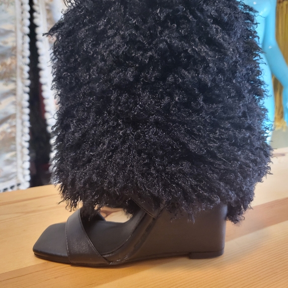 Azalea Wang Shoes - Elegant Black Faux Fur Wedge Sandals